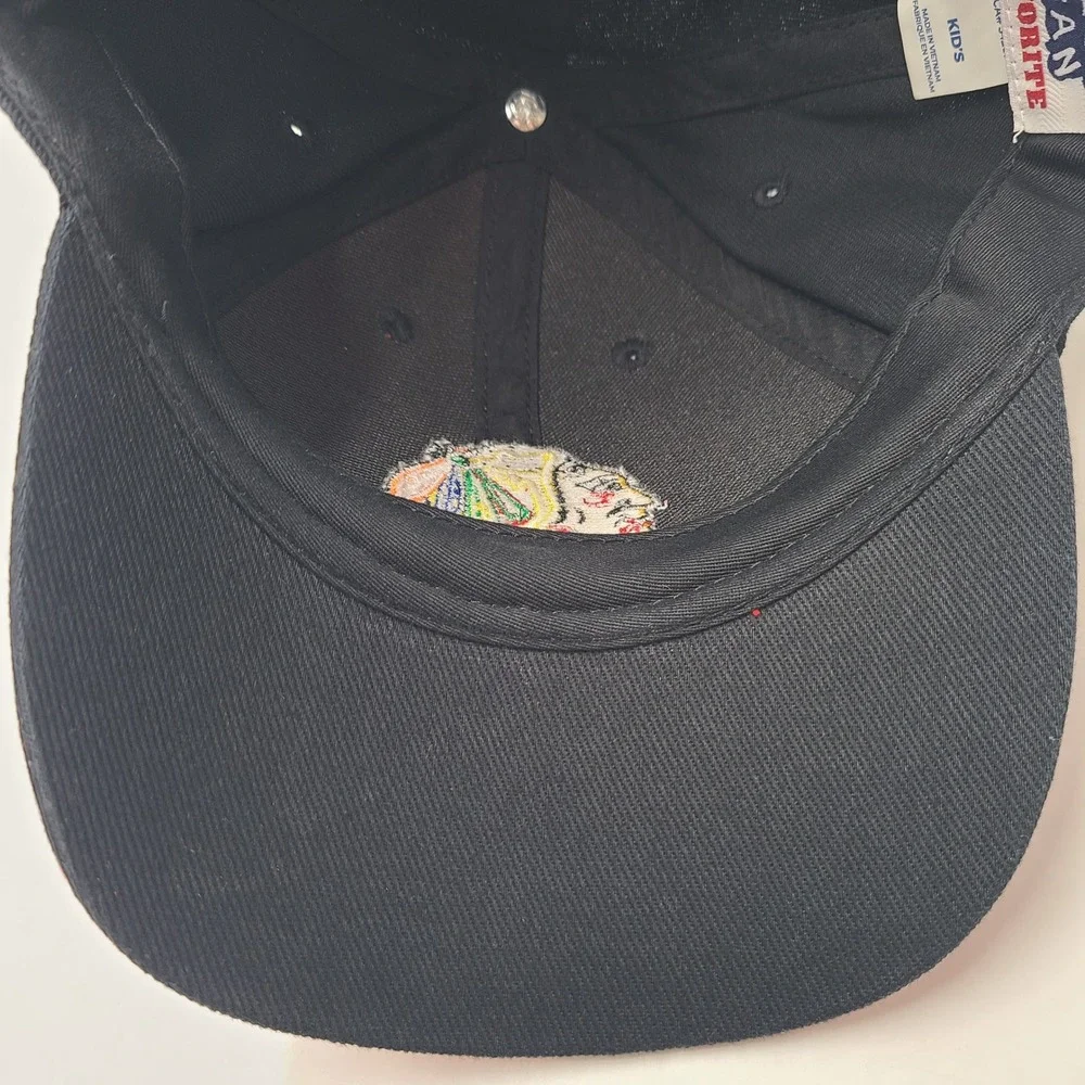 Kids Chicago Blackhawks Hat Adjustable Fan Favorite Red Black NHL Hockey Boys
